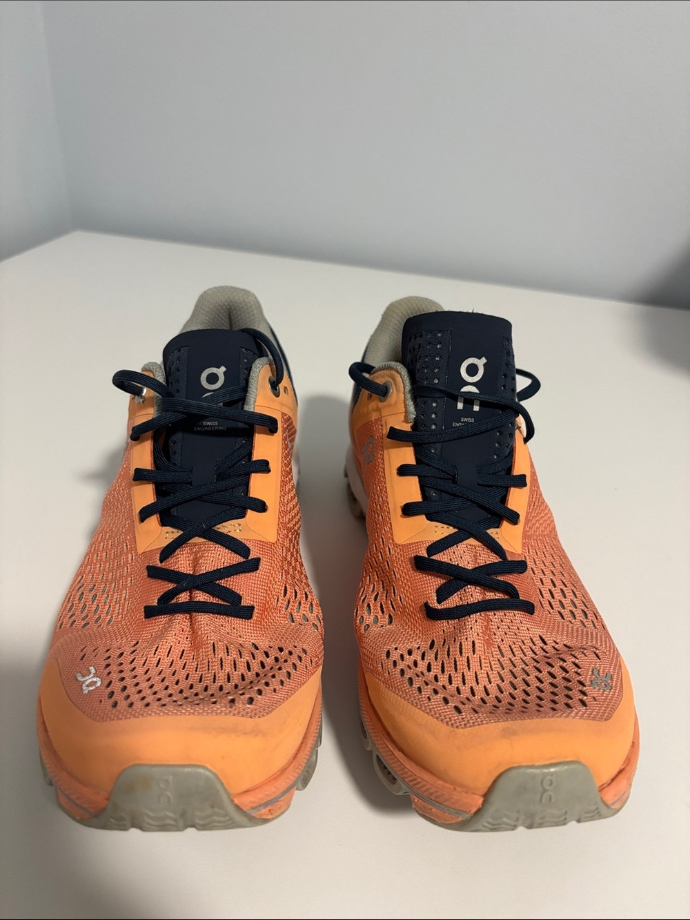 On CloudSurfer Women’s Running Shoes Coral & Navy Size W8.5